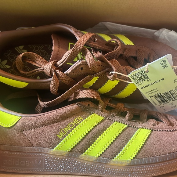 Adidas Muenchen - Picture 2 of 5